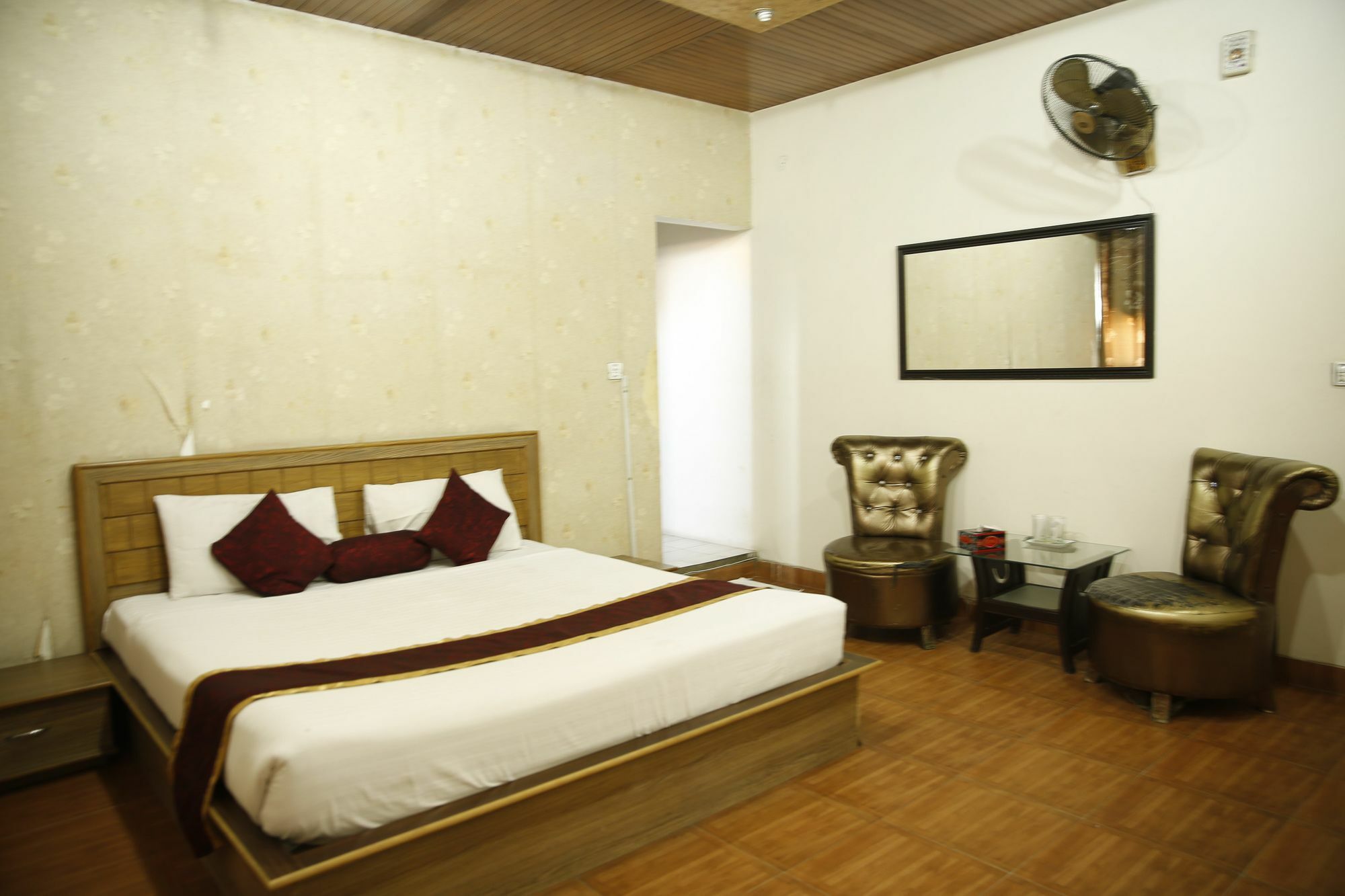 Hotel Premier Inn Davis Road Lahore Eksteriør bilde